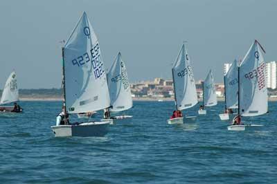 El gaditano Mané Flethes gana la Copa de Andalucía de Optimist 