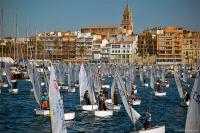 El Palamós Optimist Trophy-Nations Cup arranca con una brisa débil y cinco líderes