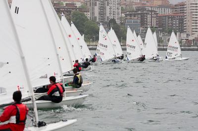 El Trofeo Guadalimar inaugura en el Abra las pruebas de vela ligera de 2016