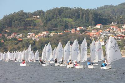 Eolo sesteó el Día de todos los Santos y solo permitió una regata de la flota en el Meeting Internacional Ciudad de Vigo