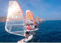 Gran éxito de participación en el II trofeo Autonómico de Windsurf en el Club Náutico de Jávea