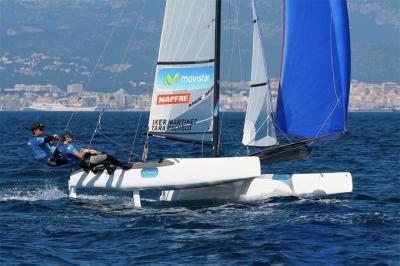 Iker Martínez y Tara Pacheco lideres del europeo de Nacra 17 en Francia