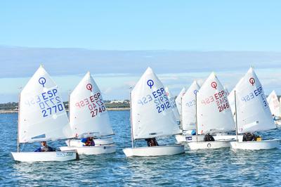 Isla Canela acoge la primera regata clasificatoria de la clase Optimist