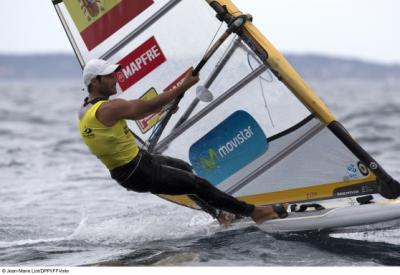 Iván Pastor recupera el liderato en Hyeres. Los hermanos Paz cáen a la 4ª posición