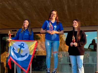 Joan Fargas y Laura Williams, en el podio de la VIII Guíxols Cup