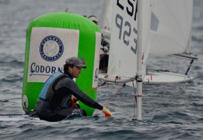 Joaquín Blanco líder de la Palamós-Christmas Race en la clase Laser Standard