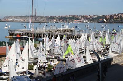 La falta de viento condiciona el arranque del XXVIII Trofeo José Luis de Ugarte-Fashion Outlet