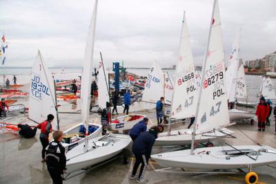 La Vela Ligera toma La Cantera en el arranque de la Semana Náutica