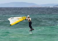 Los canarios Julia Castro y Pablo Padilla optan al Mundial de Wingfoil