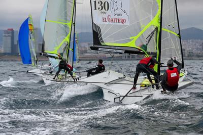 Los hermanos Alonso (49er) y el equipo Urios/Binetti (FX) afianzan su liderato en el Campeonato de España