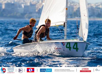 Martín Wizner y Pedro Ameneiro, subcampeones de Europa sub-17 de 420 con el Náutico de Vigo en aguas griegas