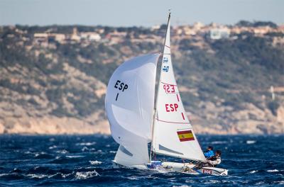 Mas y Barceló se mantienen firmes en cabeza del Mundial 470 Junior en Kiel