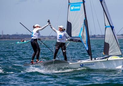 Mundial 49er, 49er FX y Nacra 17. Los españoles encaran la segunda parte en el Top10