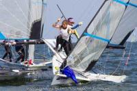 Mª Cantero y Ana Hernández alcanzan el podio en el Mundial juvenil de 49er FX a falta de una jornada