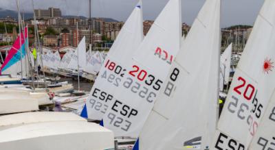 Nueva jornada en aguas del Abra del Trofeo Guadalimar-Say Languages de vela ligera