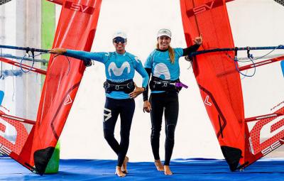 Oro y plata para Marina y Blanca Alabau en el Azores Windsurf Foil Open Challenge