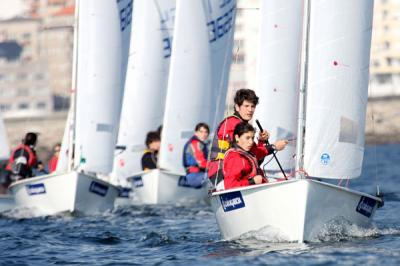 Pablo Cabello y Javier Lago se hacen con el liderazgo de la Segunda Regata Social del RCN Sanxenxo