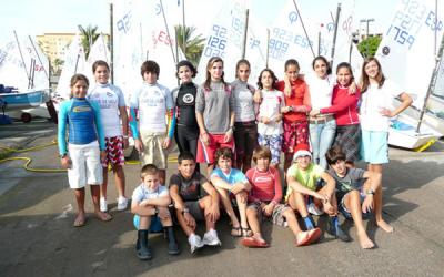 Pilar Caba, del Real Club Náutico de Gran Canaria, lidera el Trofeo Nacional AECIO de la clase Optimist