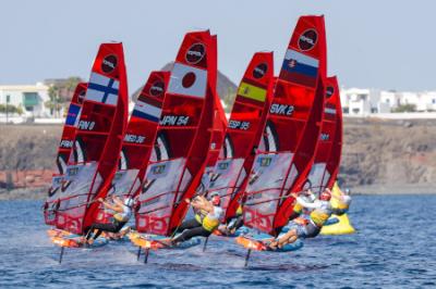 Pilar Lamadrid, segunda tras el primer día del Mundial de iQFOiL 