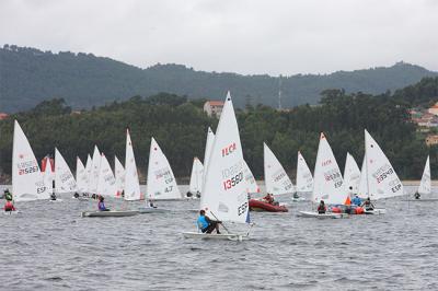 Primera jornada de la Semana del Atlántico Ciudad de Vigo de vela ligera. Los Ilca a la mar.