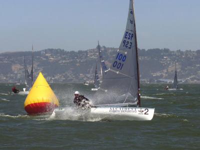 Rafa Trujillo, primer líder del Mundial de Finn