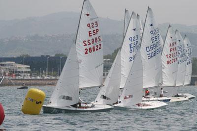 Santander. Con el inicio de la  XIV edición del trofeo RCMS finaliza el I trofeo inauguración de la AAS de snipe