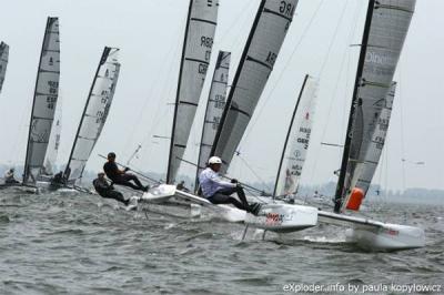 Santiago Nieto impone su ley en la II Copa de Andalucía de Catamarán