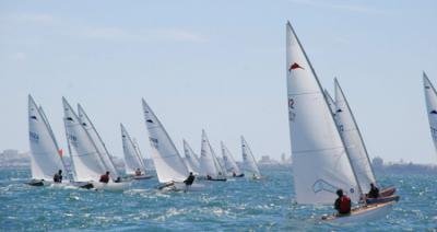 Santiago Nieto y Ramón Calero resuelven con imbatibilidad las complicadas condiciones de mar y viento que acompañaron este fin de semana a las Ligas de Catamarán y Patín a Vela