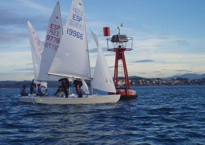 Tras tres jornadas en blanco el trofeo Central Óptica de snipe pudo celebrar su ultima tirada en la que el triunfo se lo repartieron el Chiqui IV y el Cohete