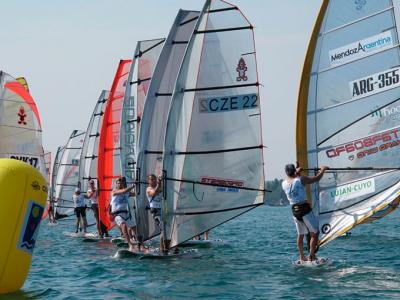 Un centenar de inscritos en el Campeonato del Mundo de Raceboard 2014 de Blanes 