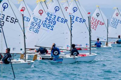 Un Eolo perezoso solo propició dos prueba en el Nacional de optimist en Laredo