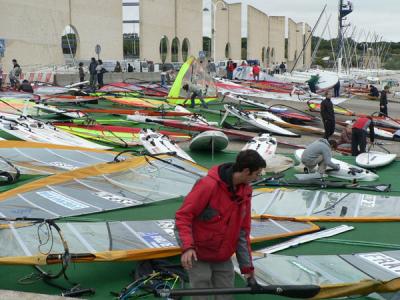 V Regata de Año Nuevo-Bahia de Cadiz de RS:X y Techno-1ª Jornada