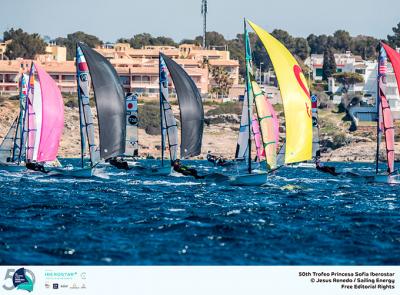 Varios centenares de regatistas entrenan ya en la bahía de Palma para el Trofeo Princesa Sofía Iberostar 