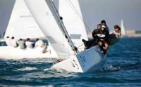 El monotipo TOM28MAX evoluciona e incorpora un spinnaker asimétrico.