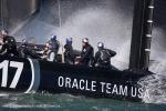 Volcada del ORACLE TEAM USA 17 AC72 el 16/10/2012
