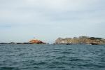 Islote Boeiro. Al fondo la Isla de San Martiño