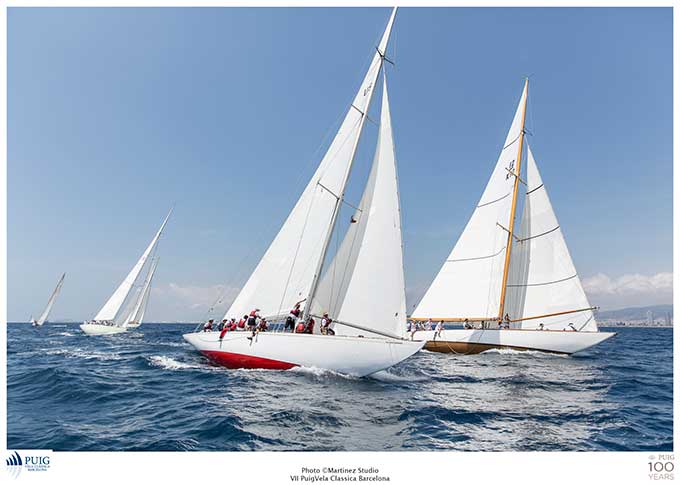 La-flota-de-los-12-metros-durante-la-primera-jornada-de-regata