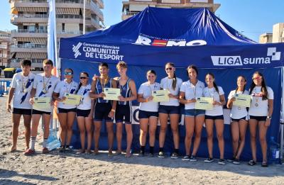 El RCN Torrevieja obtiene diez medallas en el Campeonato Autonómico de remo Beach sprint de Santa Pola