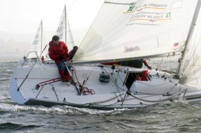 Alberto Viejo con su barco “Marvo” se impuso en la 3ª regata del V CIRCUITO INTERNACIONAL-CAIXANOVA de Vela Monotipo PLATÚ 25 