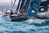Primera jornada épica de las Extreme Sailing Series™ en Barcelona 