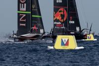 Alinghi y American Magic ganan y se mantienen vivos. Un día de sorpresas en las semifinales de la Louis Vuitton Cup. Nunca se puede descartar lo improbable. 