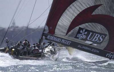 El 'Alinghi' suizo afianza su liderato