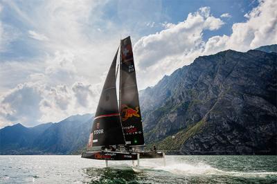Alinghi Red Bull Racing. El equipo suizo está listo para afrontar el reto / 37a America's Cup