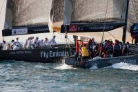 Mascalzone Latino Audi a un paso de semifinales. BMW Oracle y Emirates Team New Zealand siguen de líderes en Dubai Louis Vuitton Trophy 