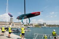 Te Rehutai de Emirates Team New Zealand ya navega en Barcelona