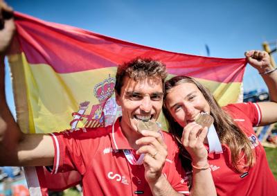 Los Premios Nacionales de Vela Terras Gauda reconocen a Jordi Xammar y Marta Cardona como Mejor Equipo Preolímpico