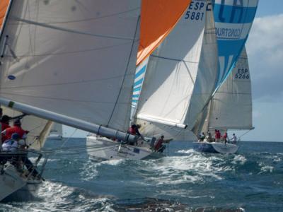 III Jornadas Náuticas de Marina Rubicón. Batido el  record en tiempo real  durante la vuelta a la isla en cruceros.