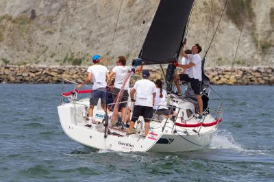 La Ballena de Oro se va del Abra hasta Santander