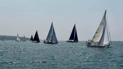 La flota de la Armada Cup zarpa de Plymouth rumbo a Donostia