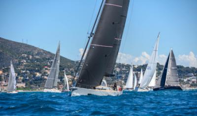 La flota de la Ruta de la Sal navega ya rumbo a Ibiza